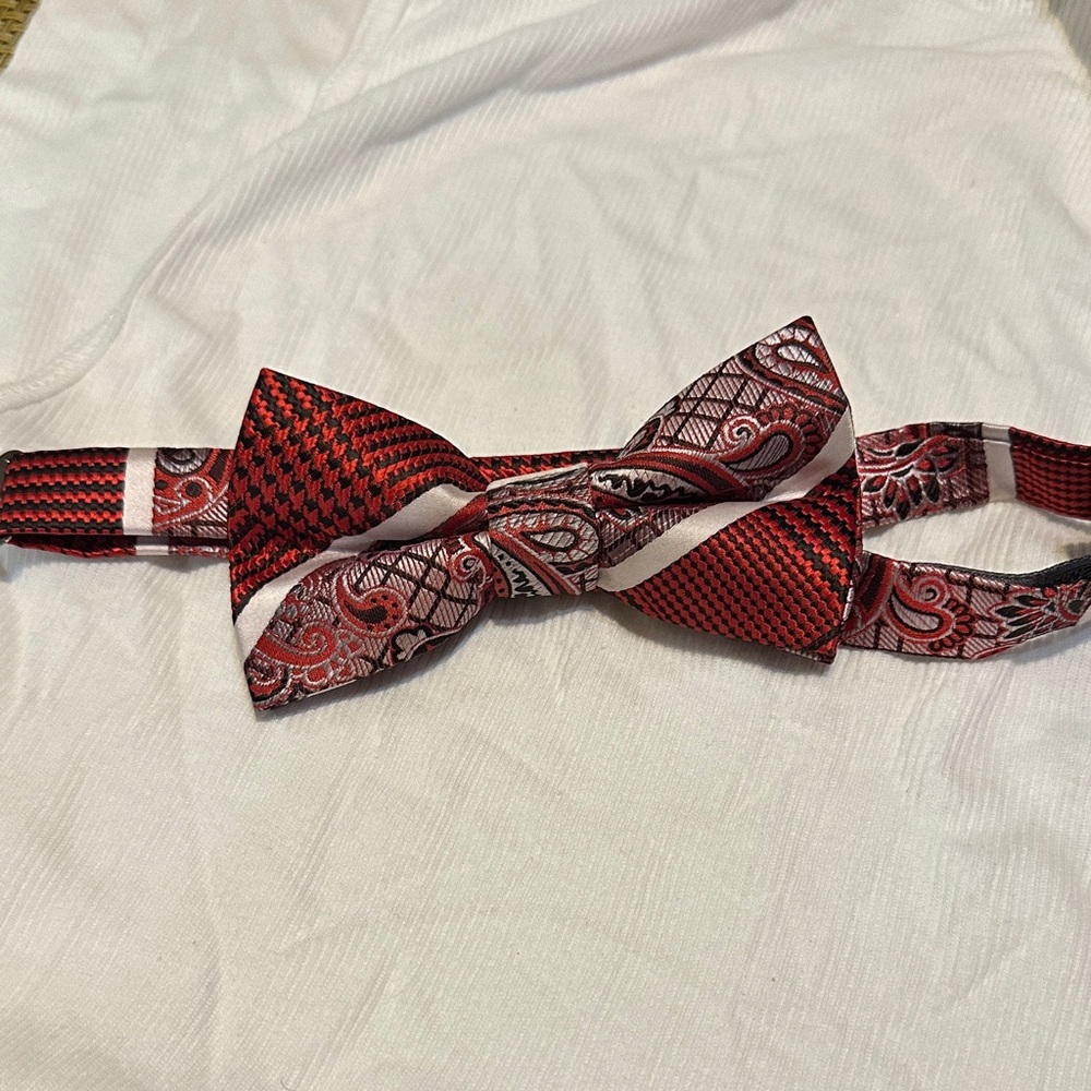 Stacy Adams Red and Black Paisley Bow Tie